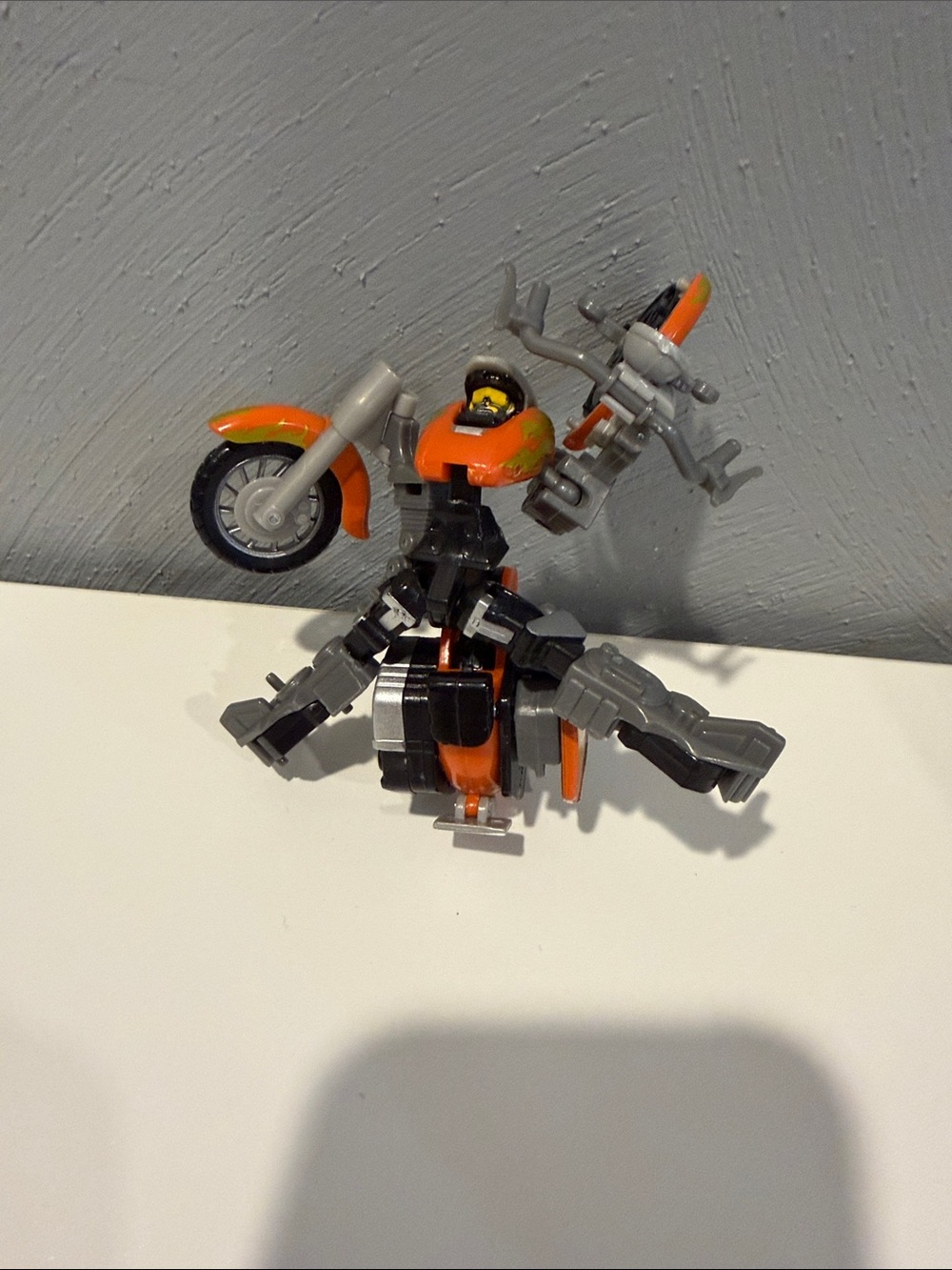 Hasbro Transformers Cybertron scout class lugnuts motorcycle